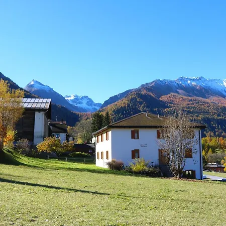 Bed & Breakfast Chasa Randulina 3*